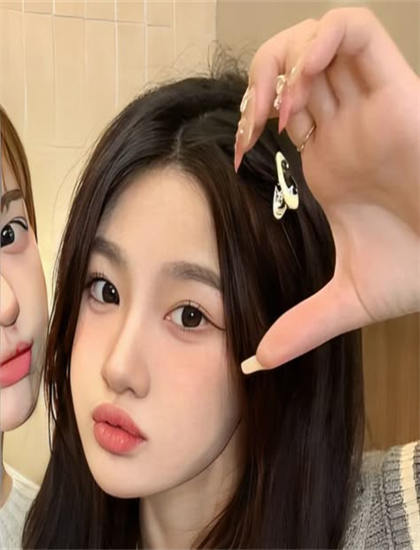 女人_A片春色_妻子幫我找老婆txt